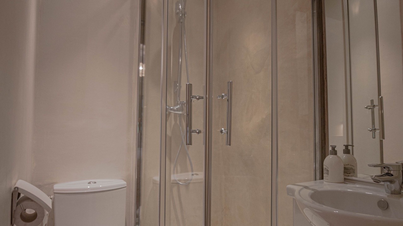 Photo of Bathroom in Saint-Martin-de-Castillon