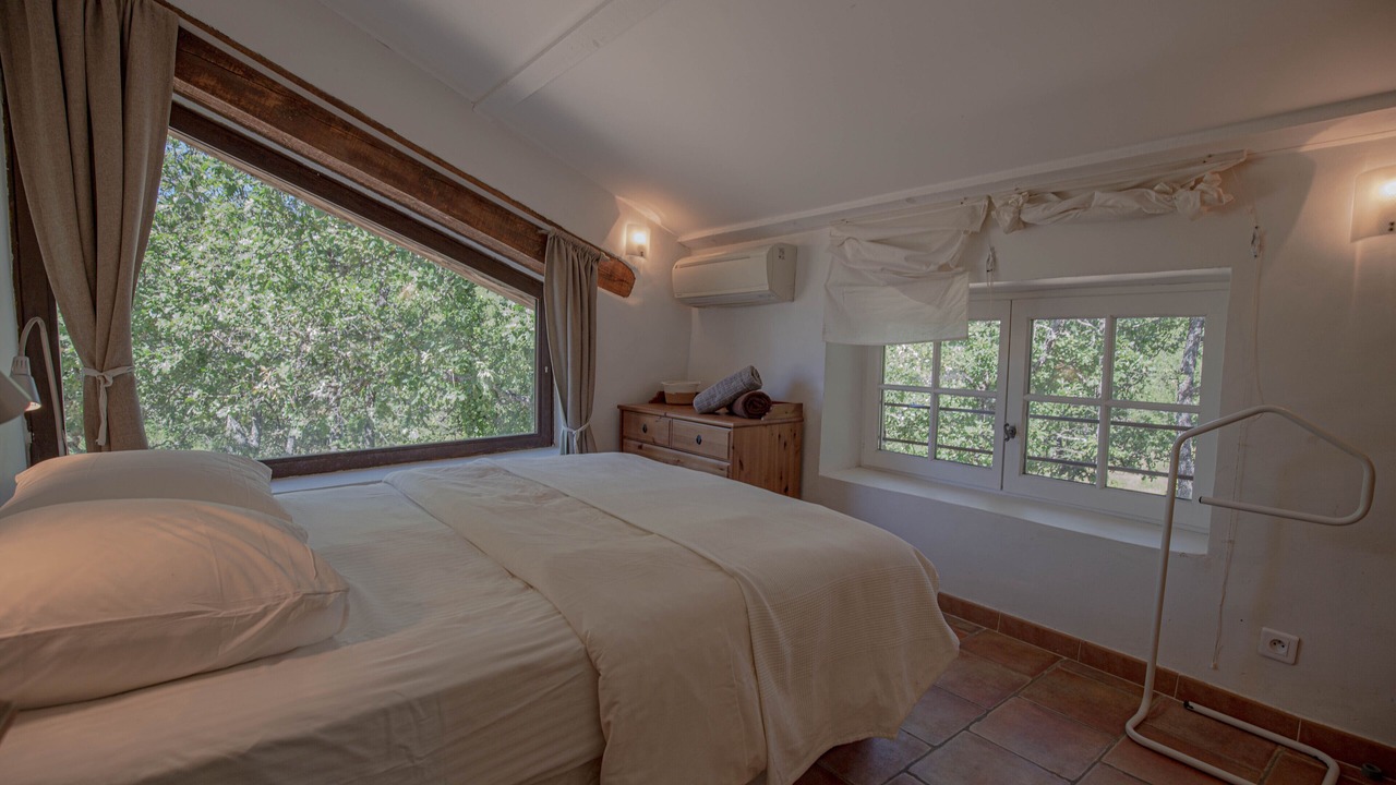 Photo of Bedroom in Saint-Martin-de-Castillon