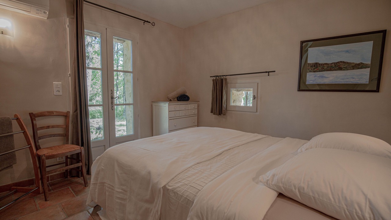 Photo of Bedroom in Saint-Martin-de-Castillon