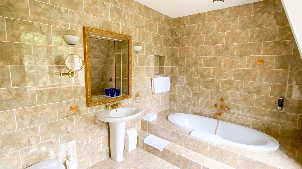 Photo of Bathroom in Mirepoix