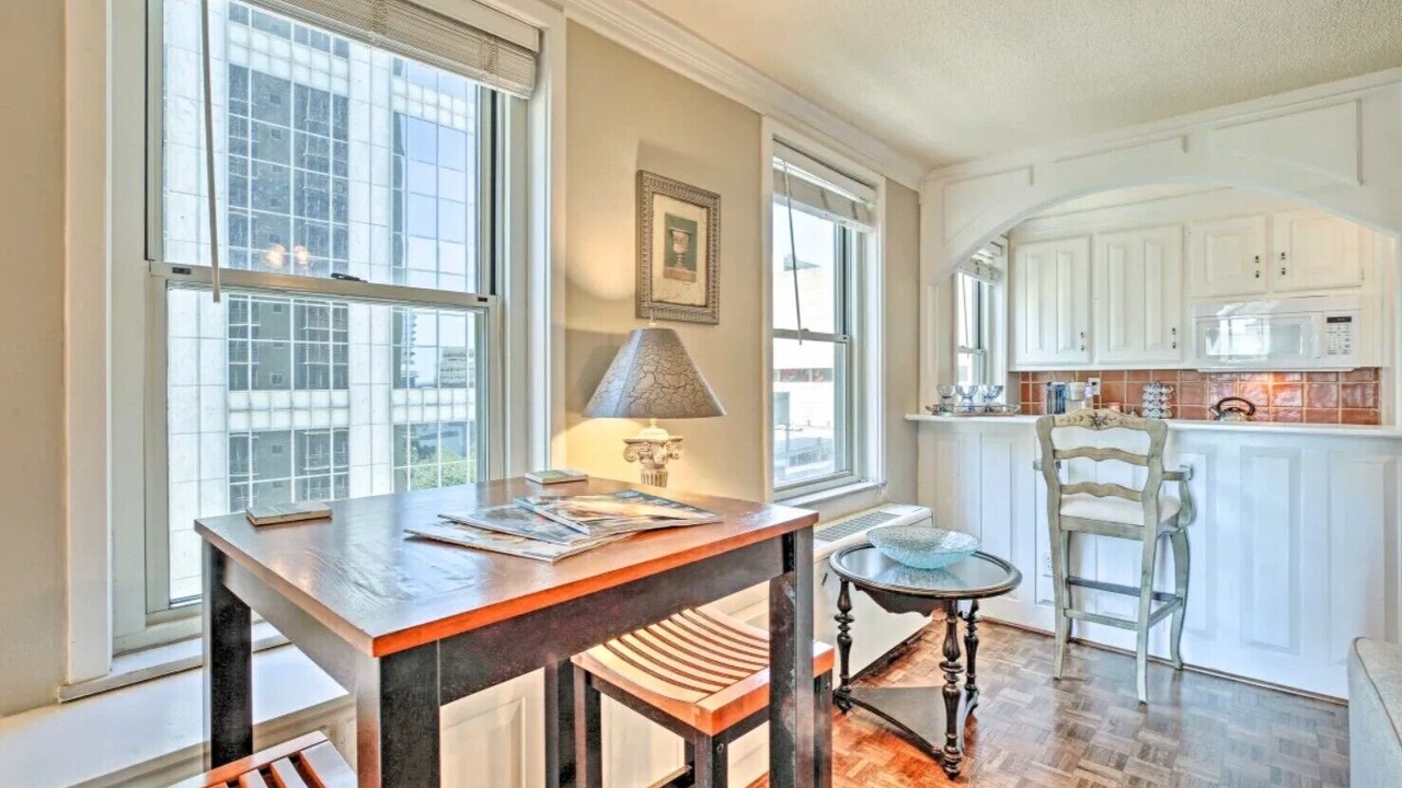 Photo of Kitchen in Peachtree Center