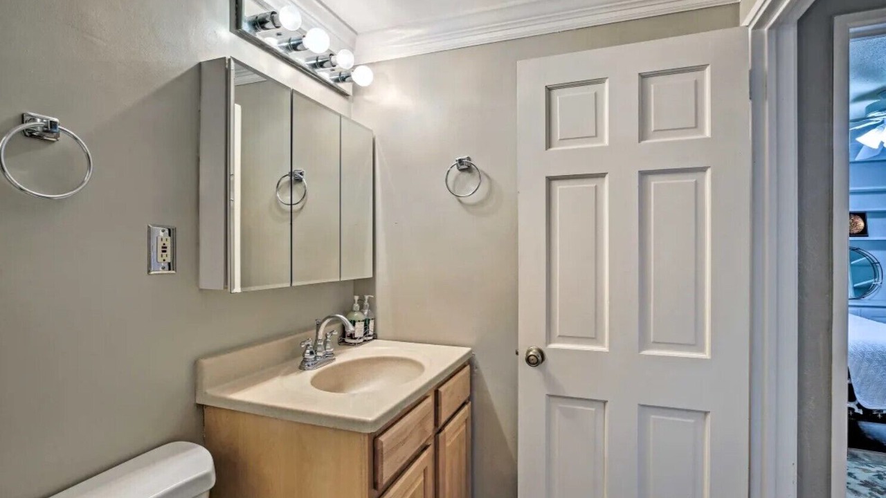 Photo of Bathroom in Peachtree Center