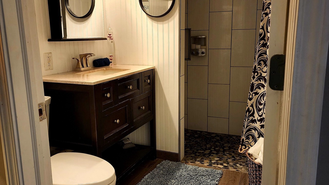 Photo of Bathroom in Seymour