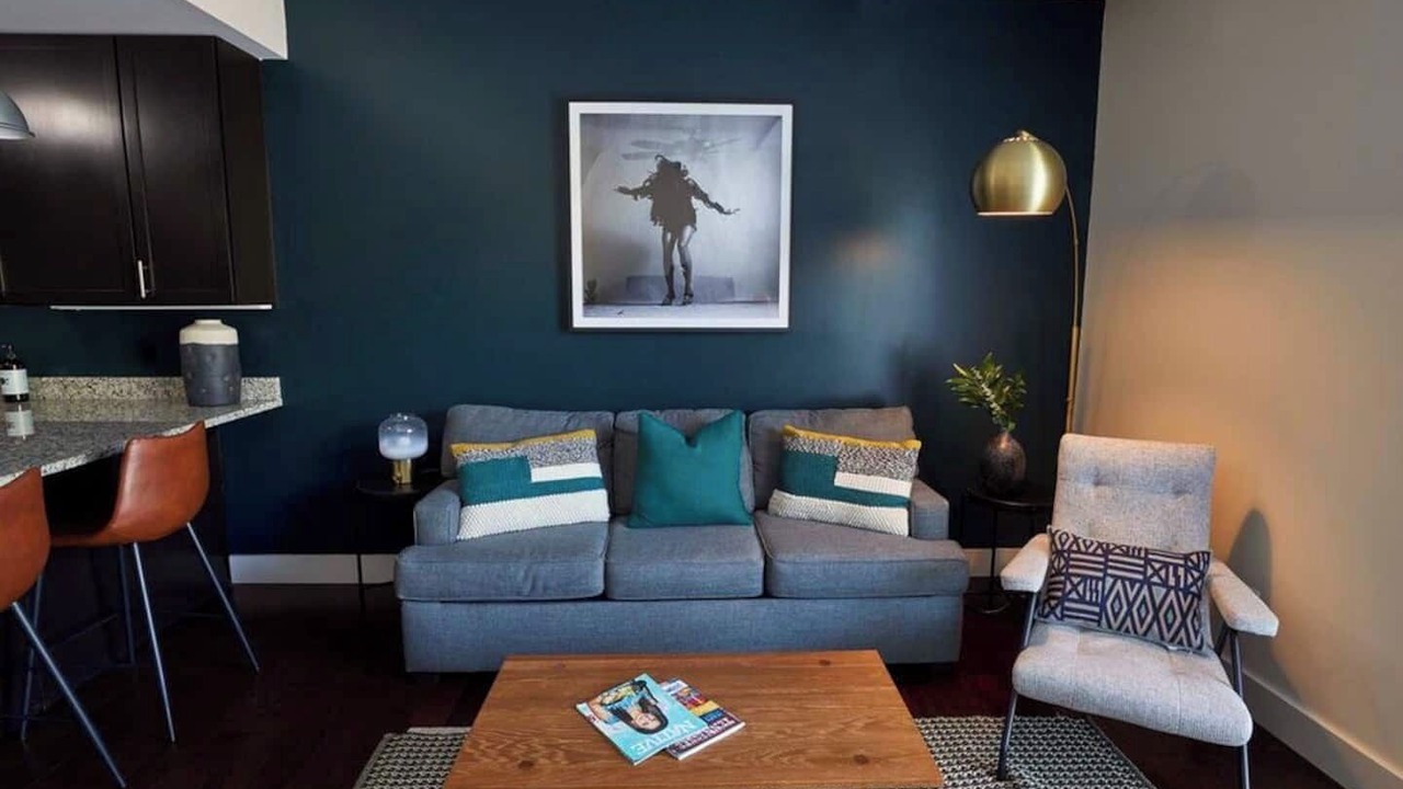 Photo of Livingroom in 12 South