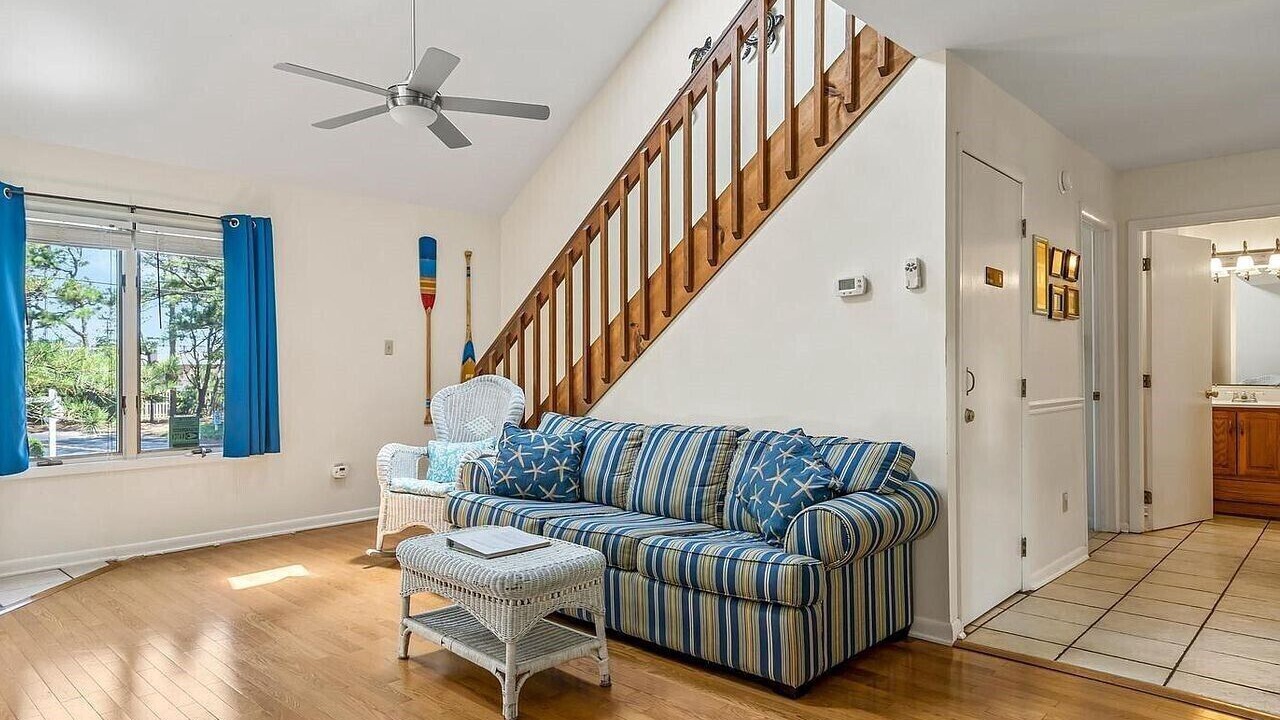 Photo of Livingroom in Sandpiper Pines