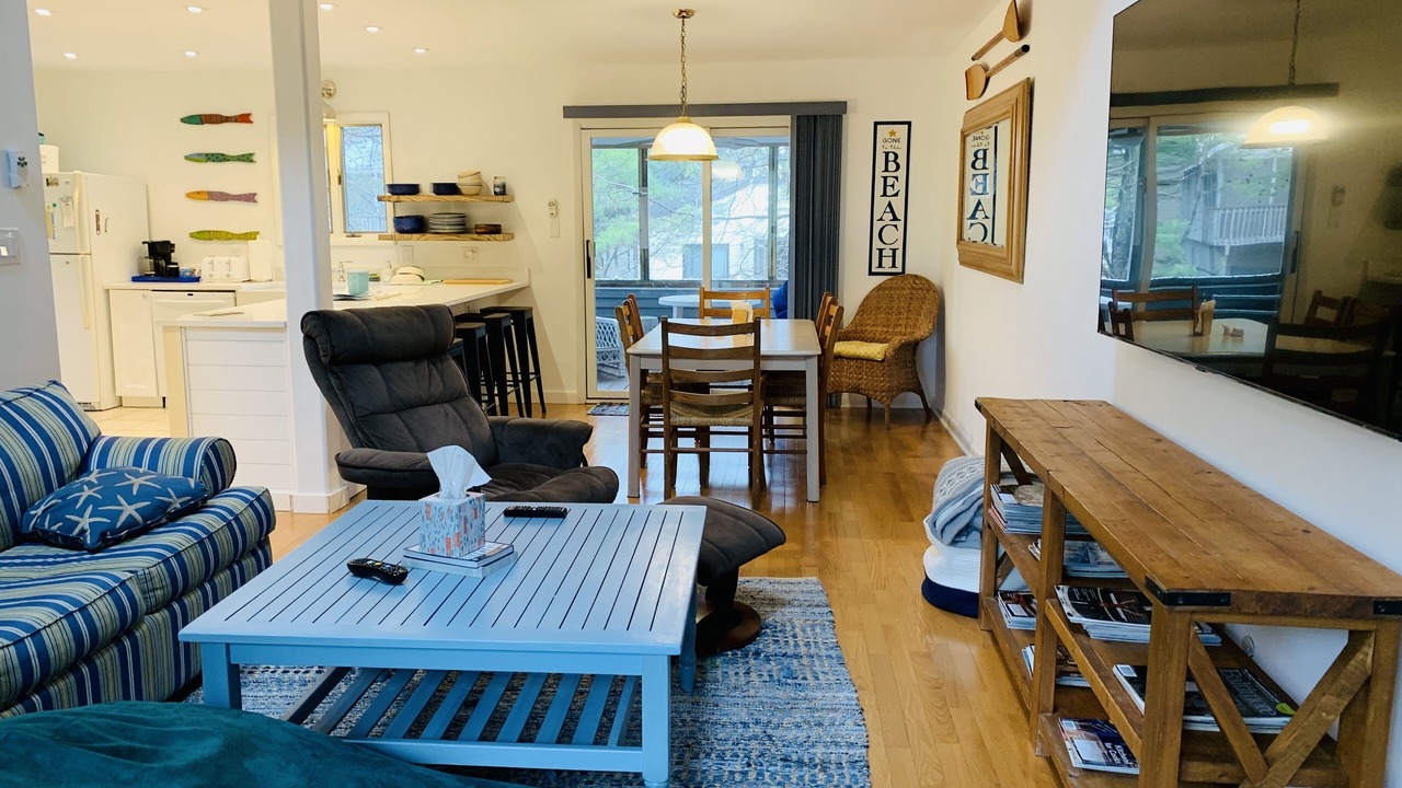 Photo of Livingroom in Sandpiper Pines