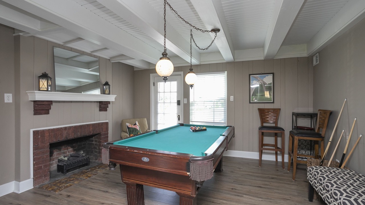 Photo of Livingroom in Lockeland Springs