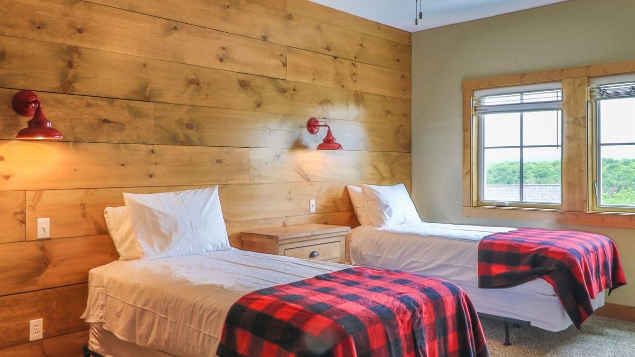 Photo of Bedroom in Kimberling City