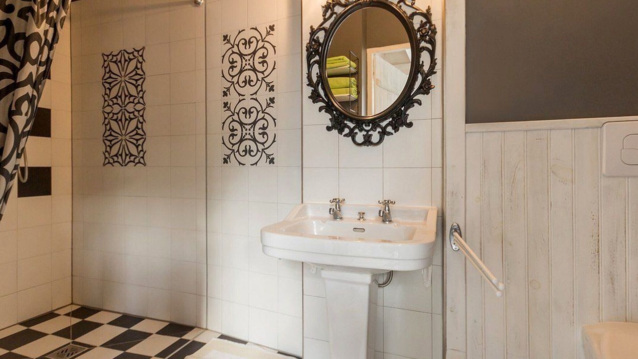 Photo of Bathroom in Saint-Sebastien-sur-Loire