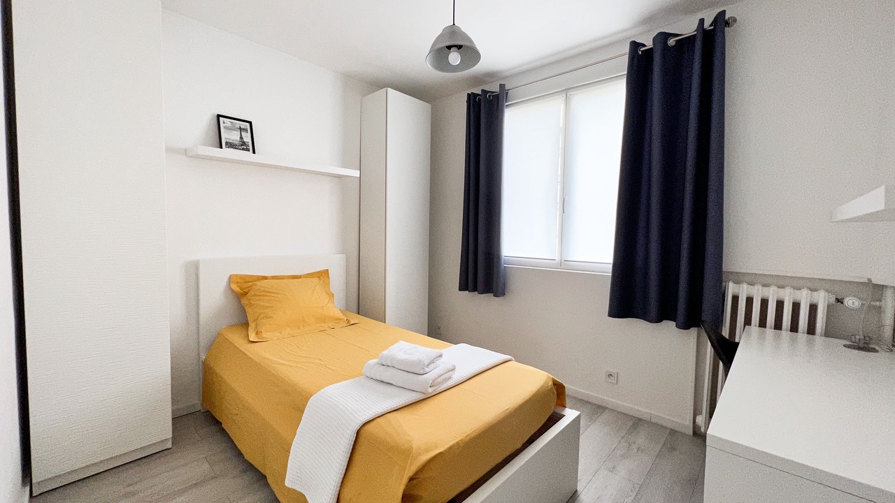 Photo of Bedroom in Evreux
