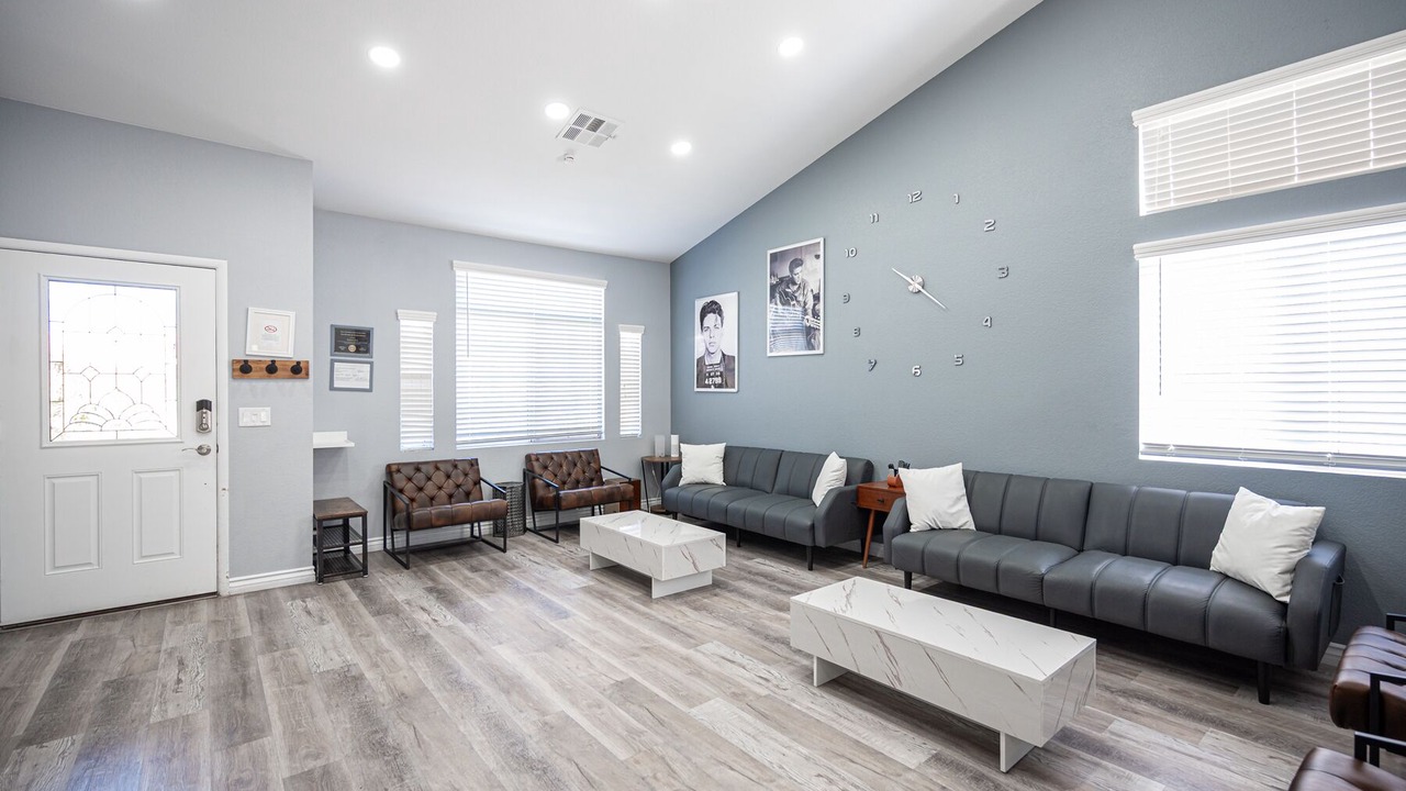 Photo of Livingroom in Green Valley