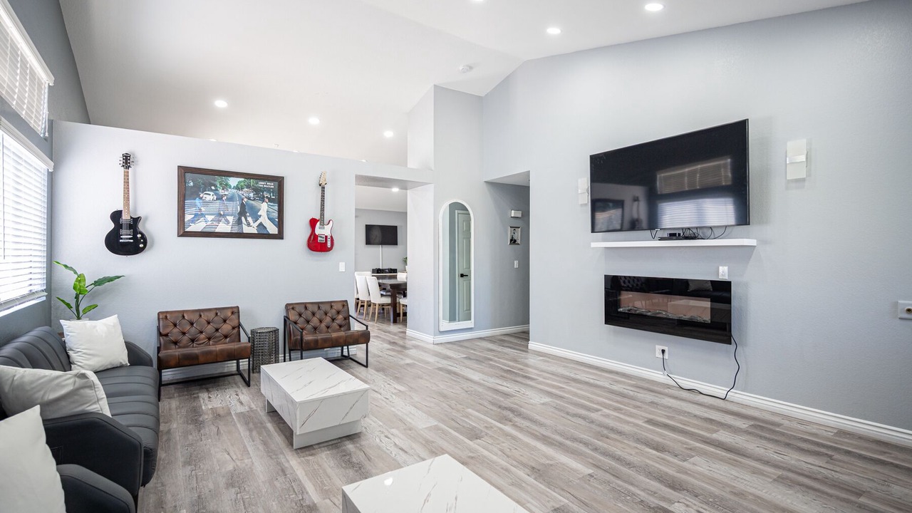Photo of Livingroom in Green Valley