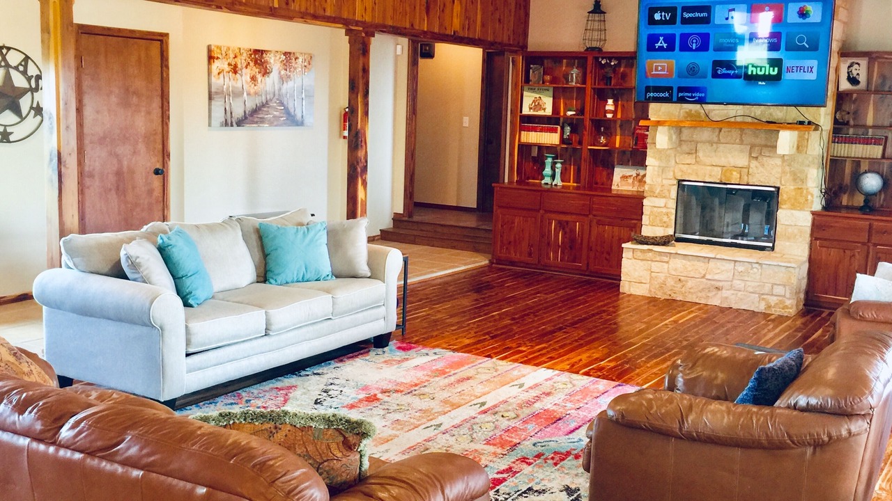 Photo of Livingroom in Bastrop