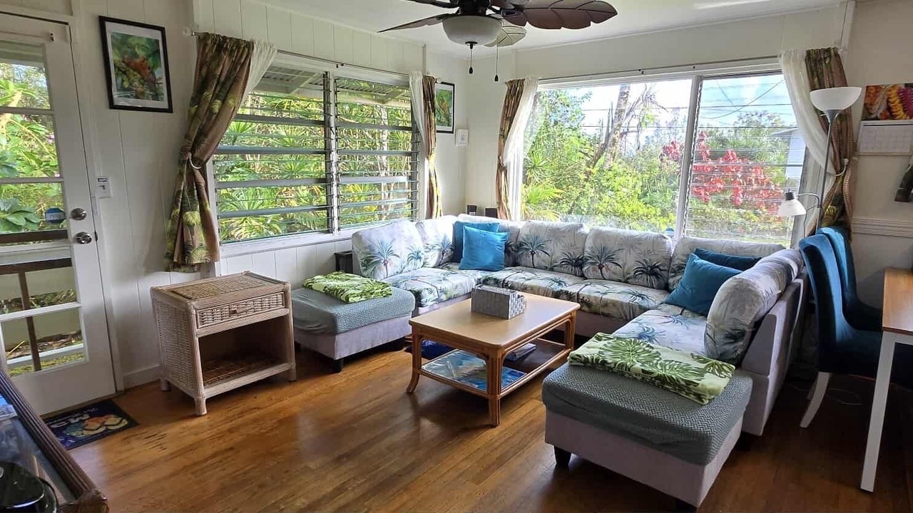 Photo of Livingroom in Nanawale Estates