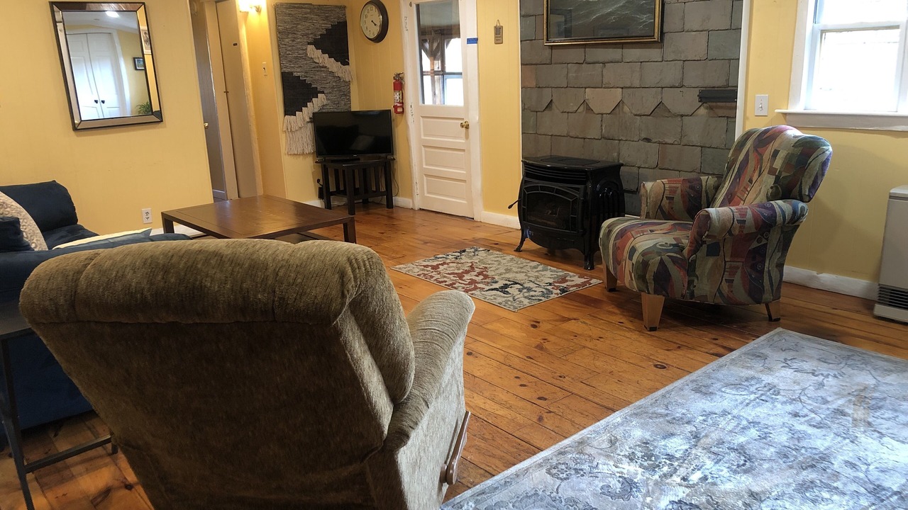 Photo of Livingroom in Pittsfield