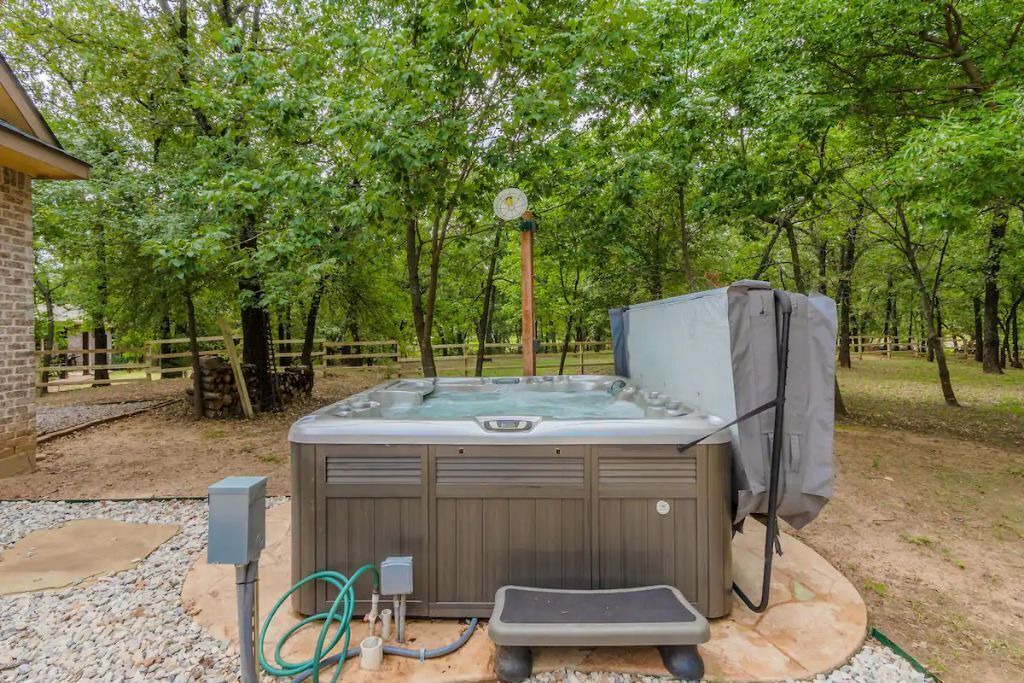 Photo of Outdoor in Hickory Creek