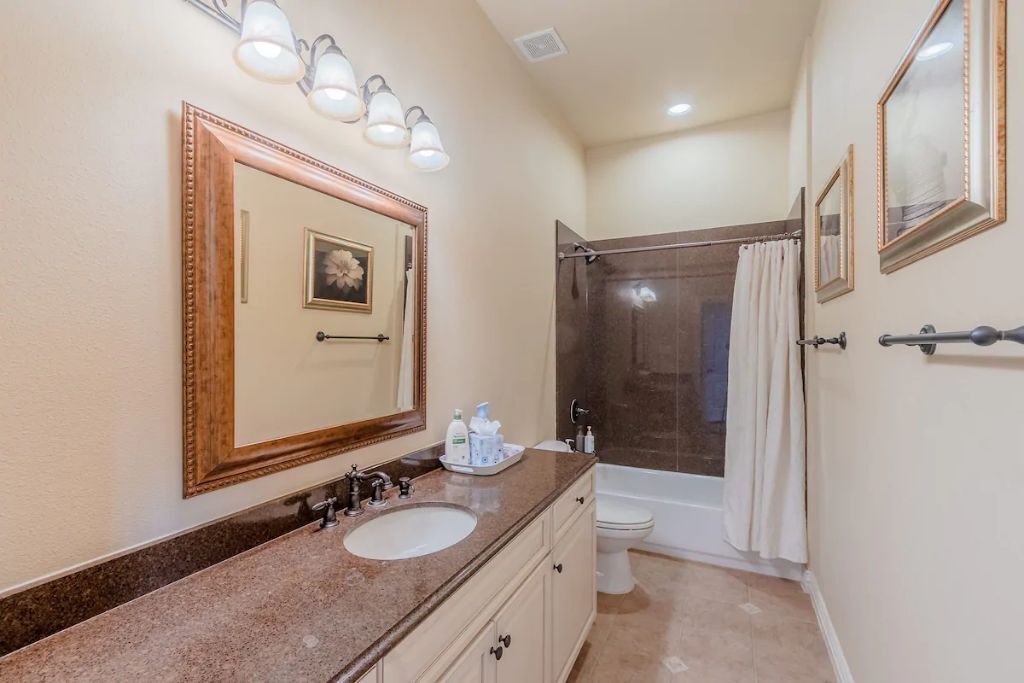 Photo of Bathroom in Hickory Creek