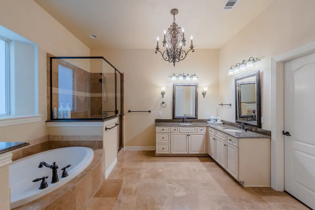 Photo of Bathroom in Hickory Creek