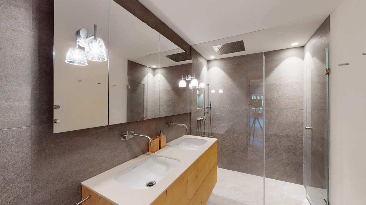 Photo of Bathroom in Samedan