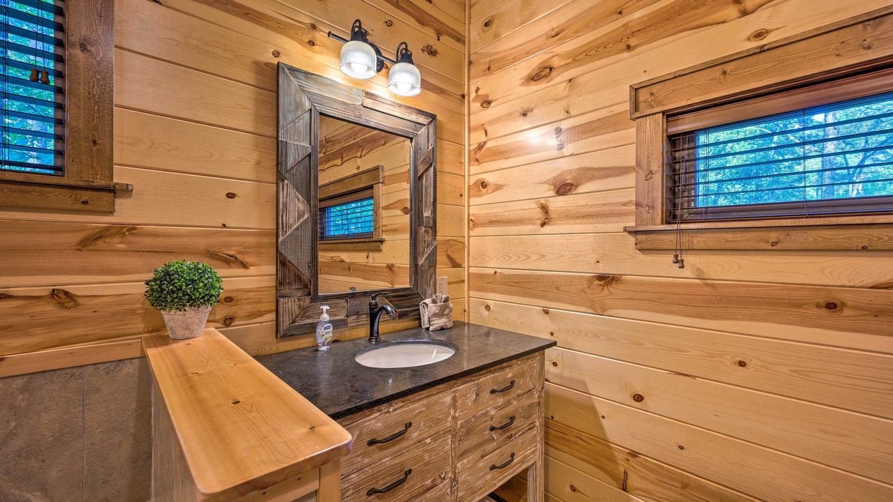 Photo of Bathroom in Golden