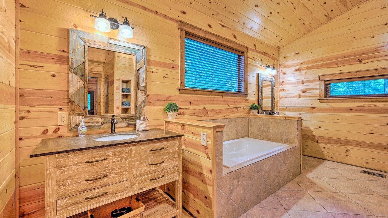 Photo of Bathroom in Golden