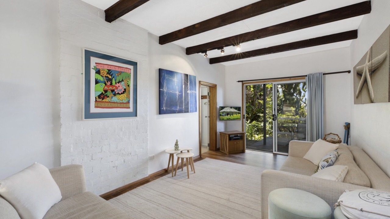 Photo of Livingroom in Macmasters Beach