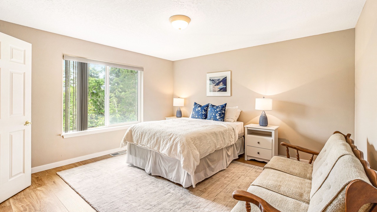 Photo of Bedroom in Nehalem