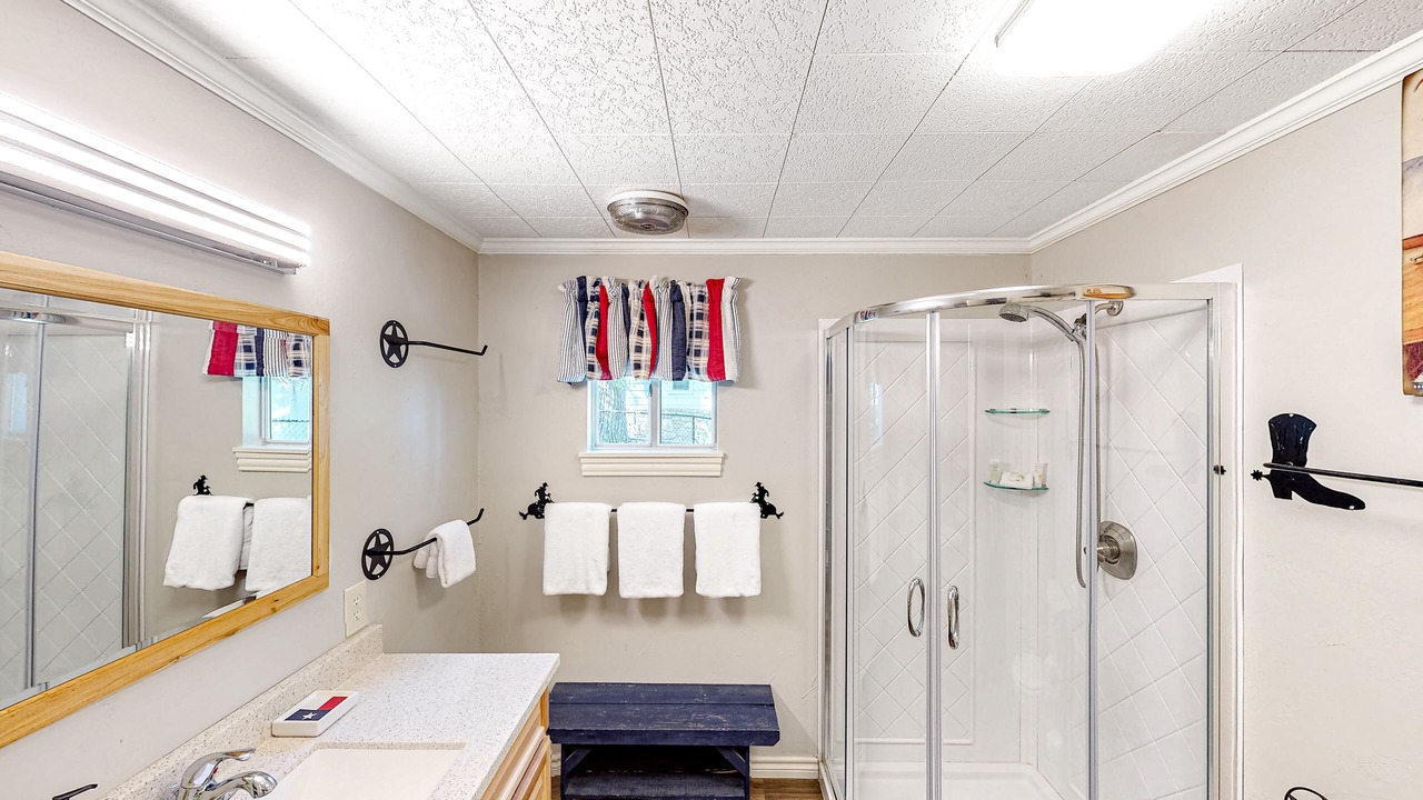 Photo of Bathroom in Kingsland