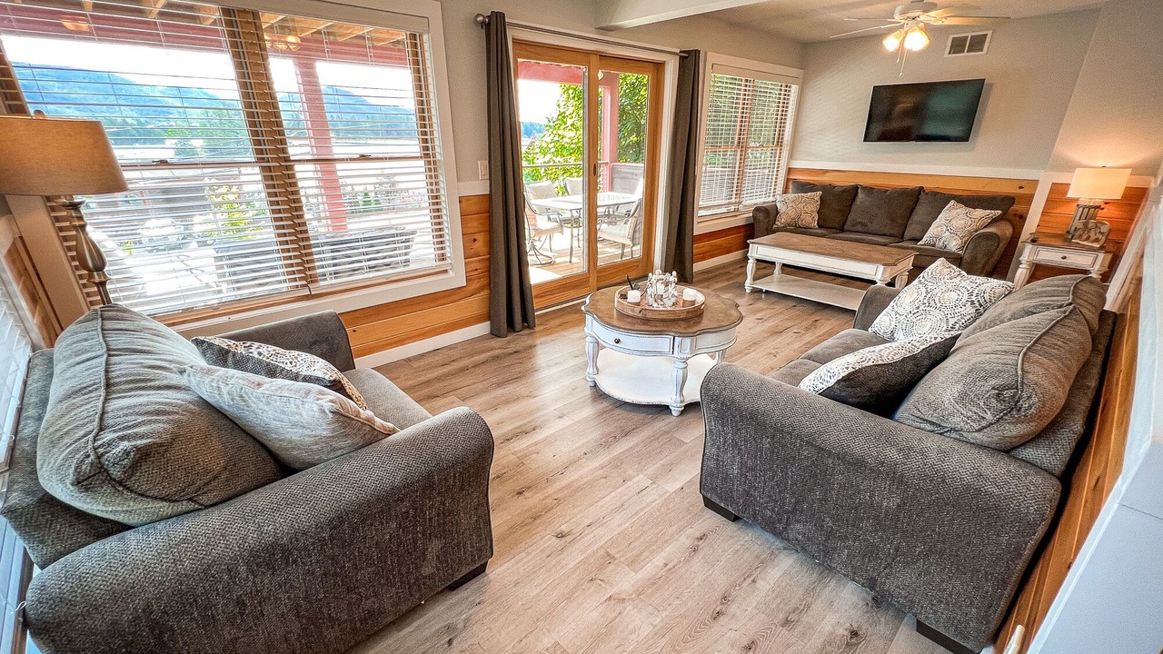 Photo of Livingroom in Bolton Landing