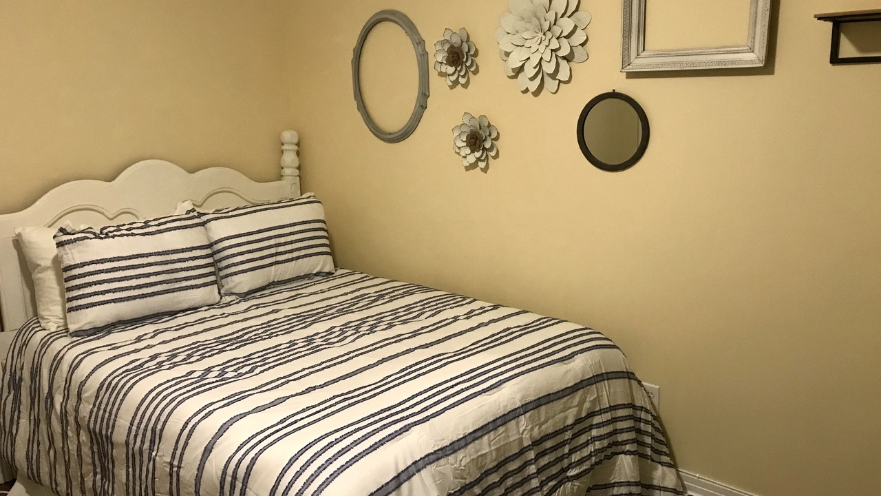 Photo of Bedroom in Sayles Blvd. Area