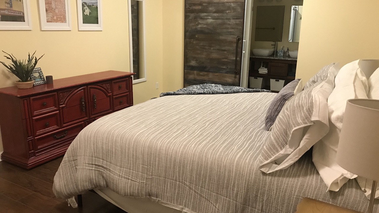 Photo of Bedroom in Sayles Blvd. Area