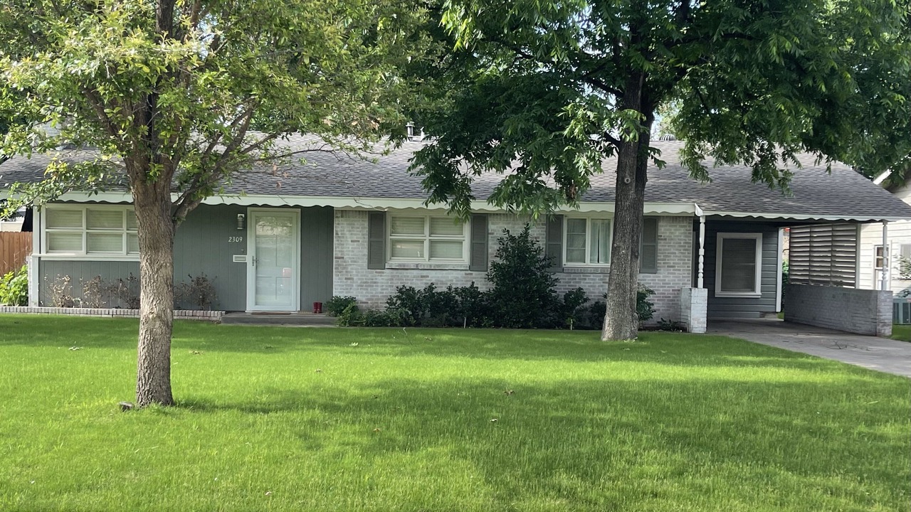 Photo of Outdoor in Sayles Blvd. Area