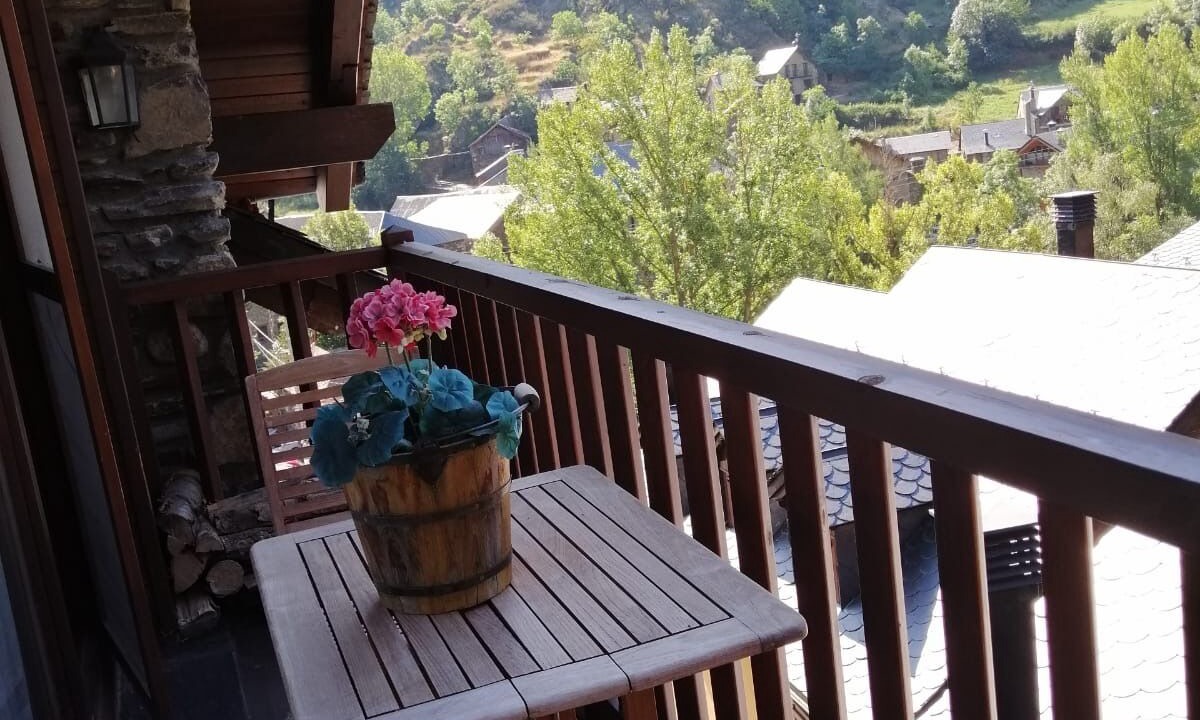 Photo of Outdoor in Isil