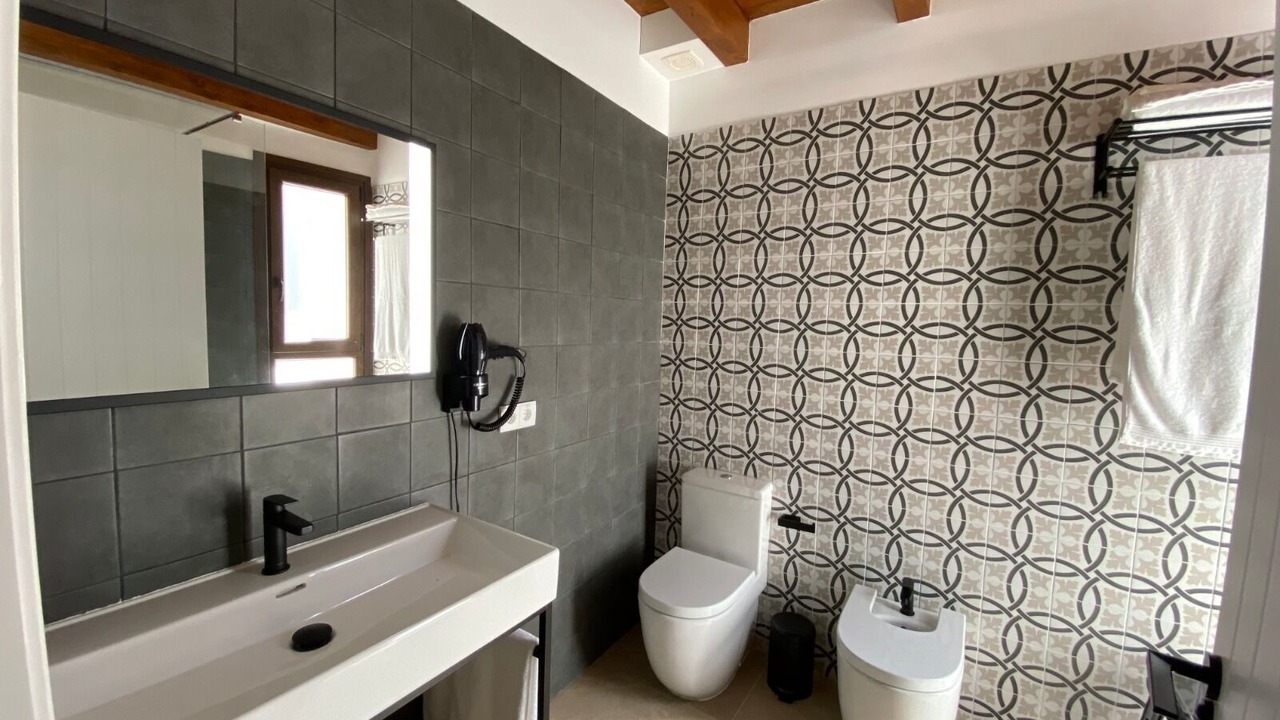 Photo of Bathroom in Cuevas de Vinroma