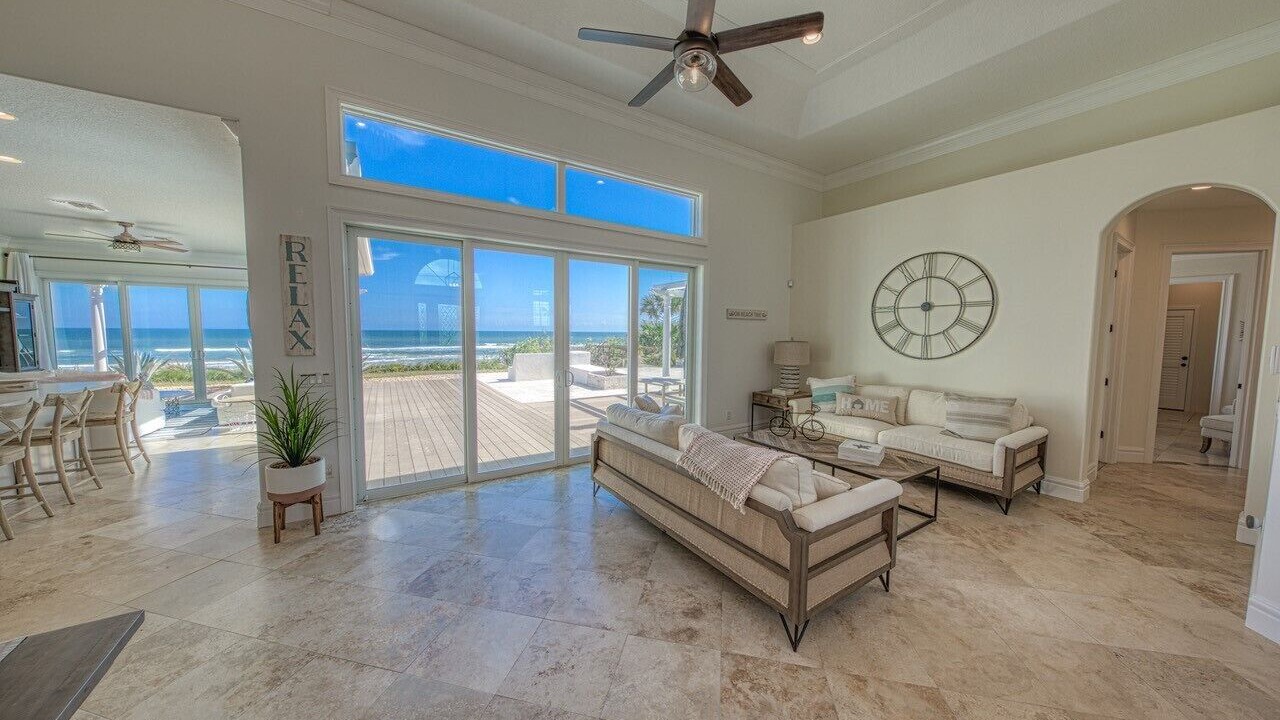Photo of Livingroom in Wilbur-By-The-Sea