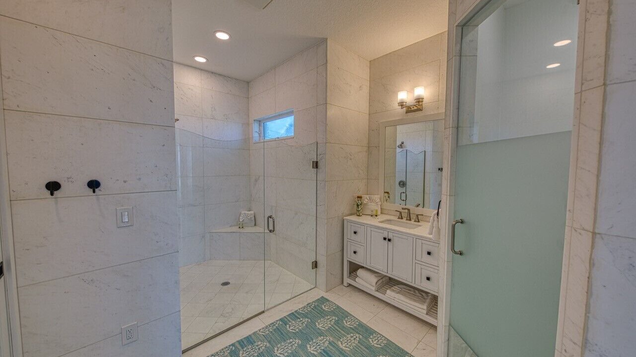 Photo of Bathroom in Wilbur-By-The-Sea