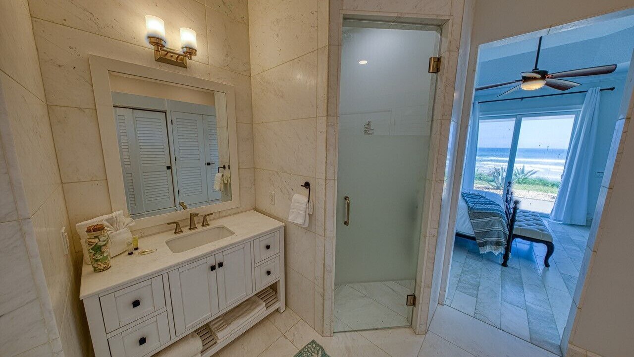 Photo of Bathroom in Wilbur-By-The-Sea