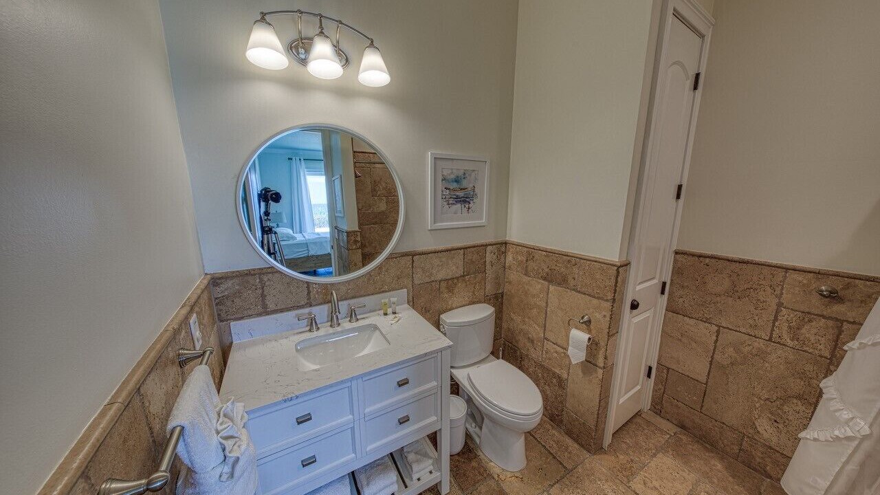 Photo of Bathroom in Wilbur-By-The-Sea