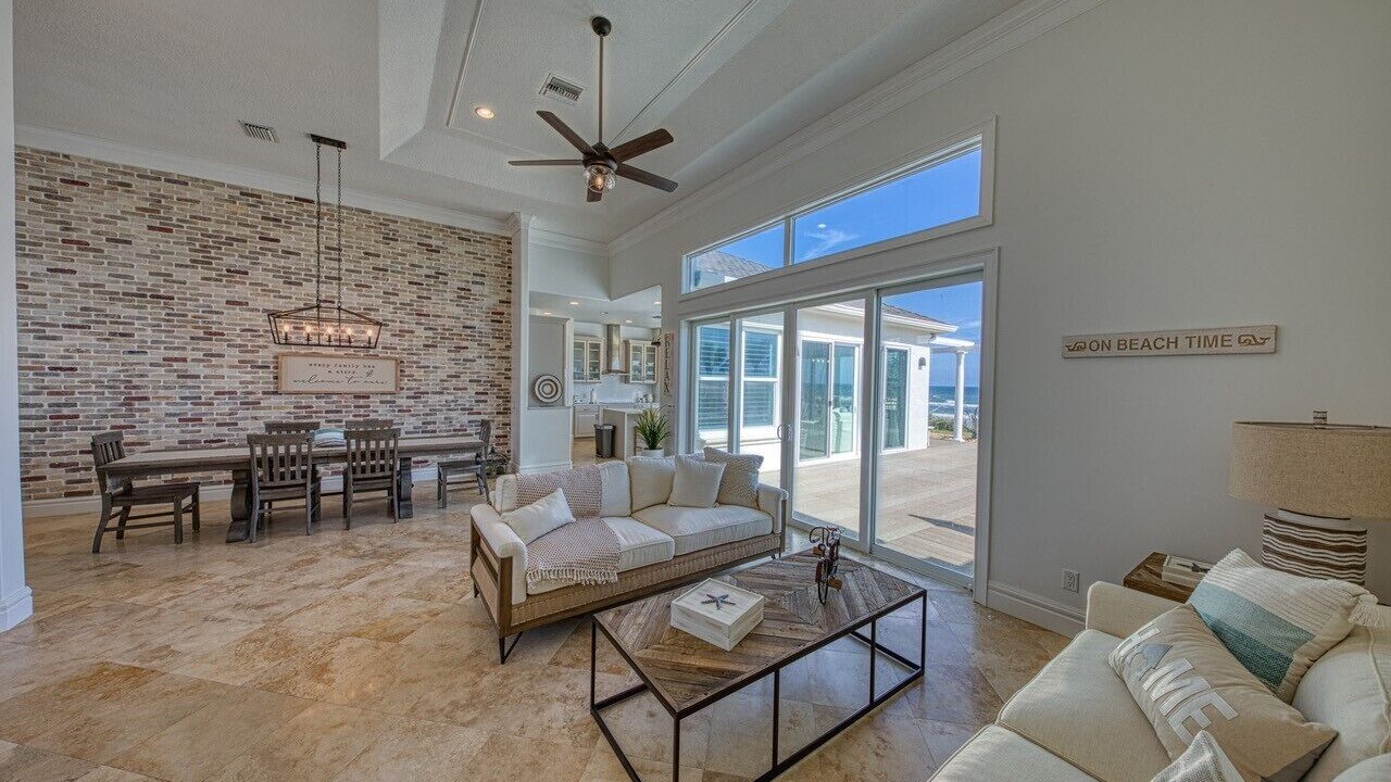 Photo of Livingroom in Wilbur-By-The-Sea