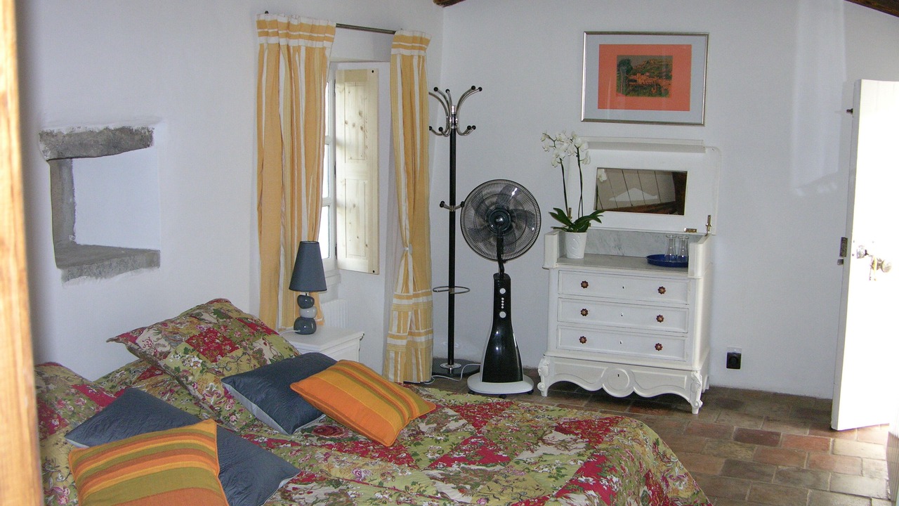 Photo of Bedroom in Rousson