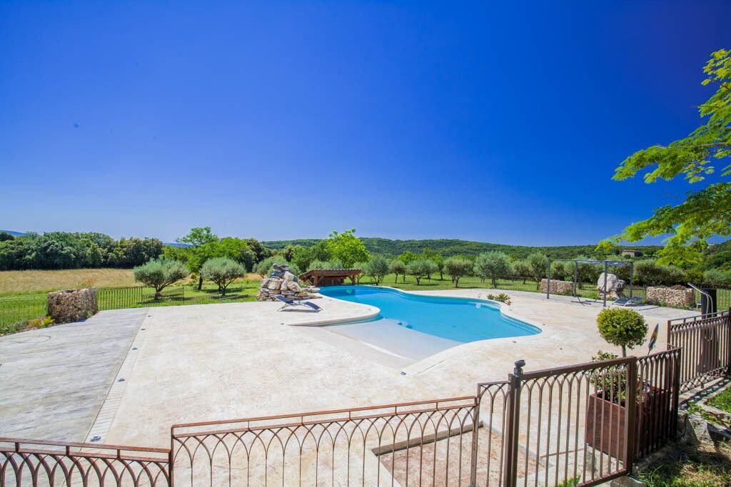 Photo of Outdoor in Rousson