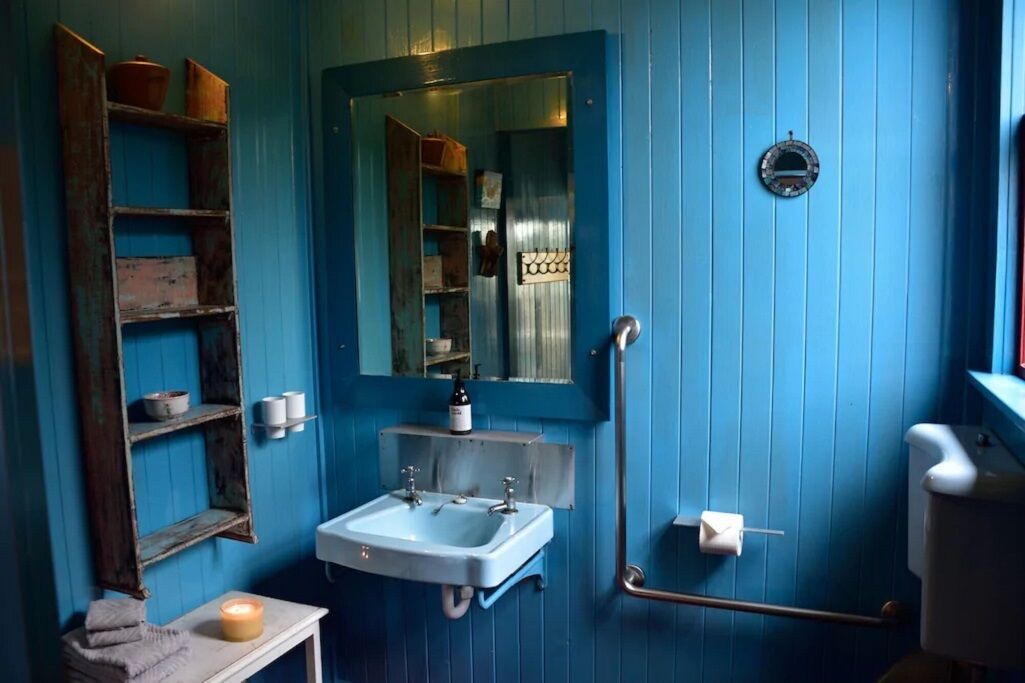 Photo of Bathroom in Kohukohu