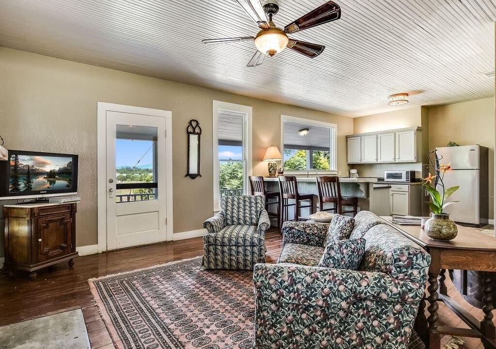 Photo of Livingroom in Leakey