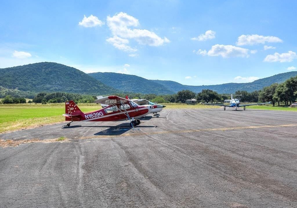 Photo of Others in Leakey