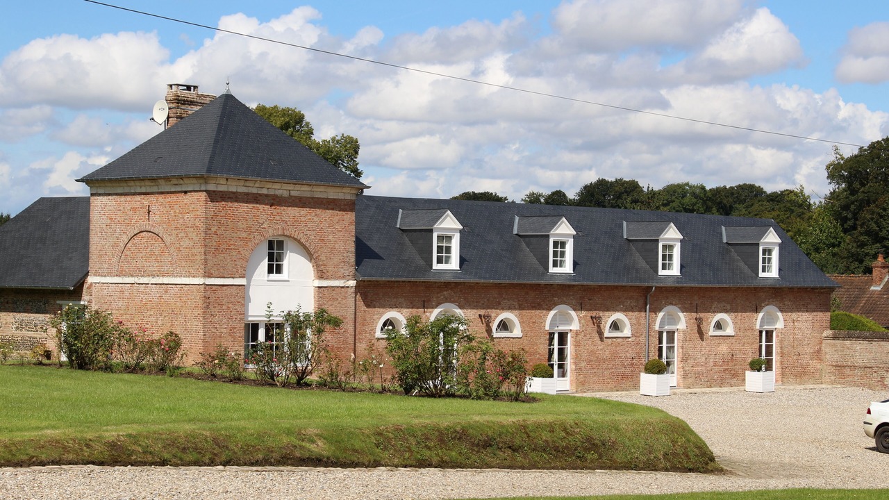 Photo of Outdoor in Le Titre