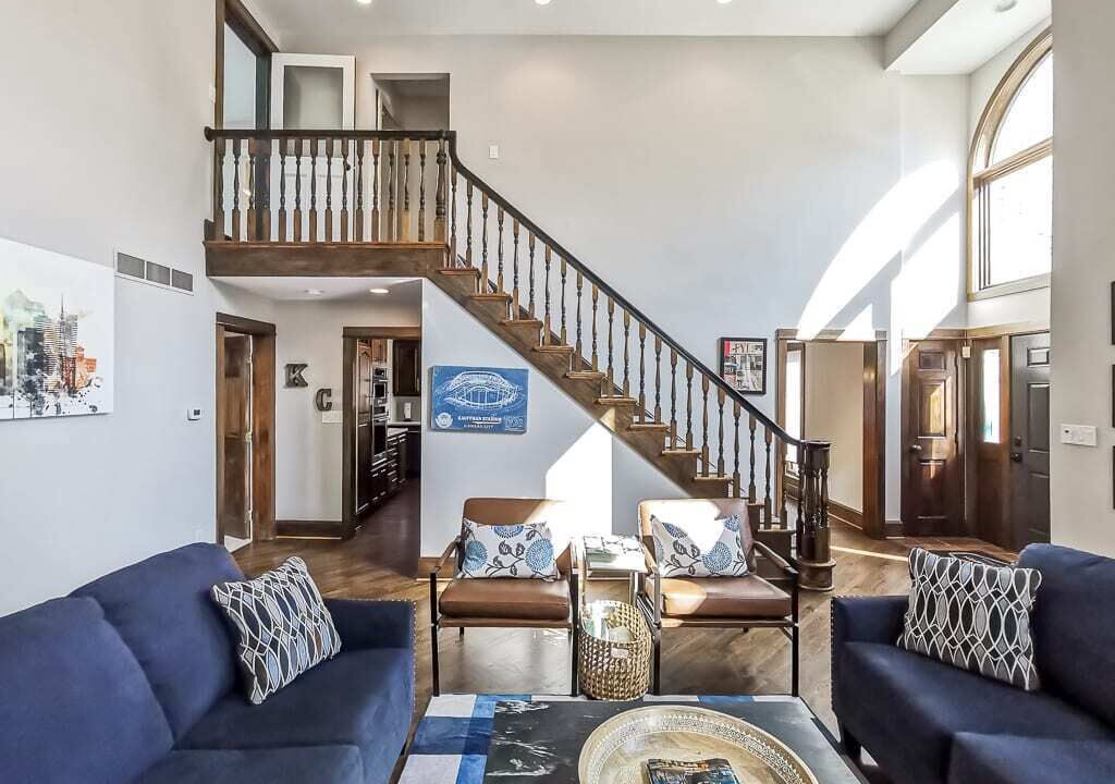 Photo of Livingroom in West Plaza