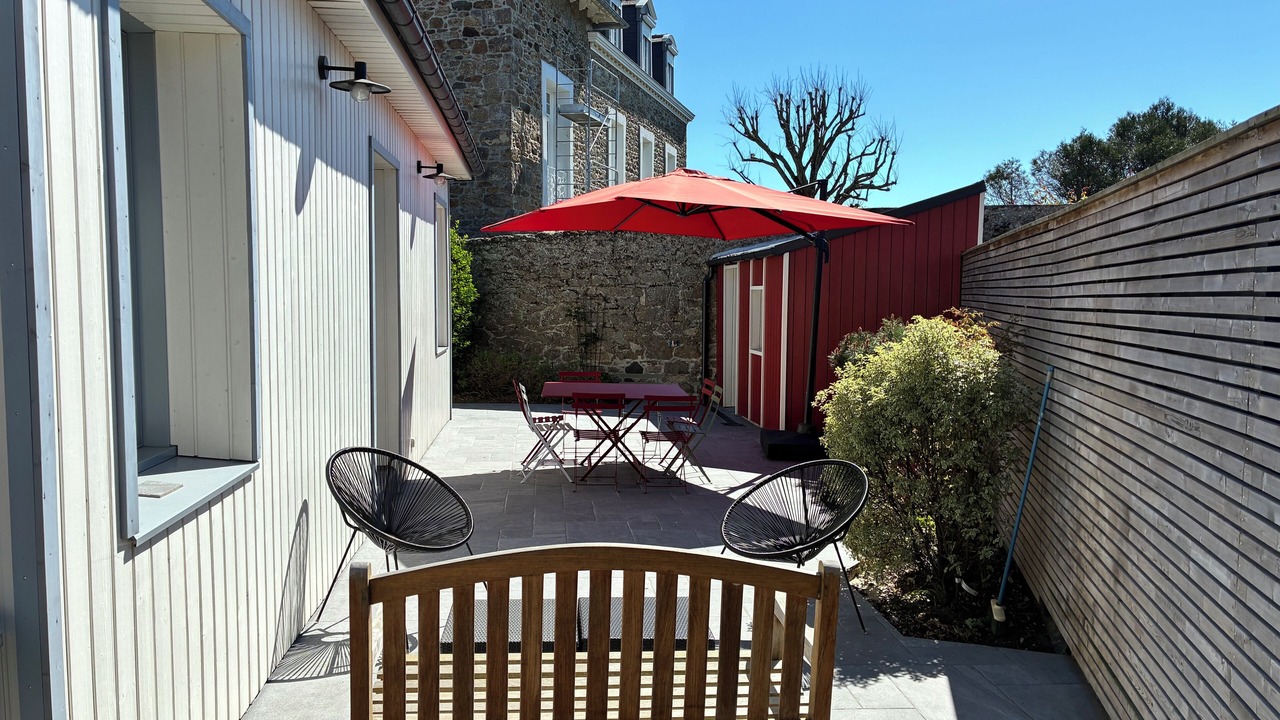 Photo of Outdoor in Parame