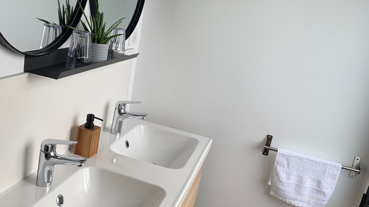 Photo of Bathroom in Parame