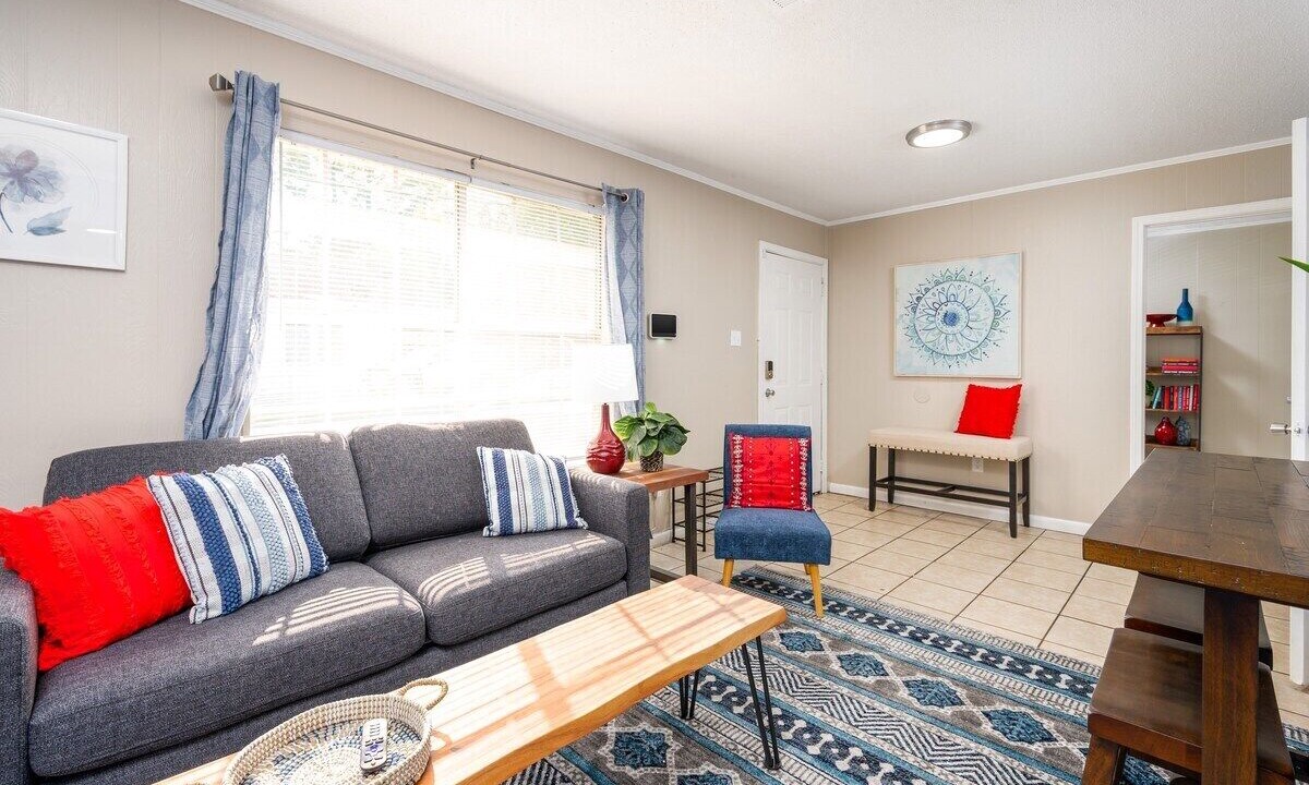 Photo of Livingroom in Pineville