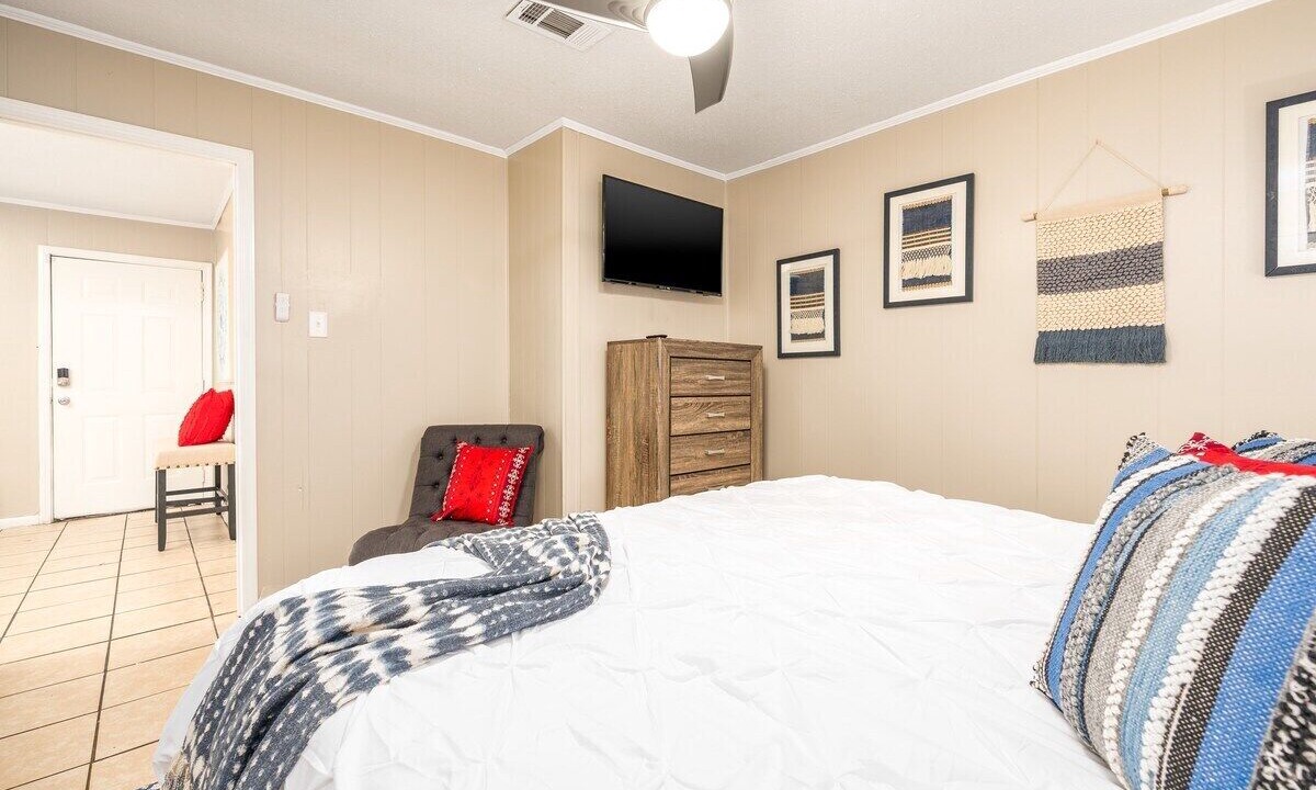 Photo of Bedroom in Pineville
